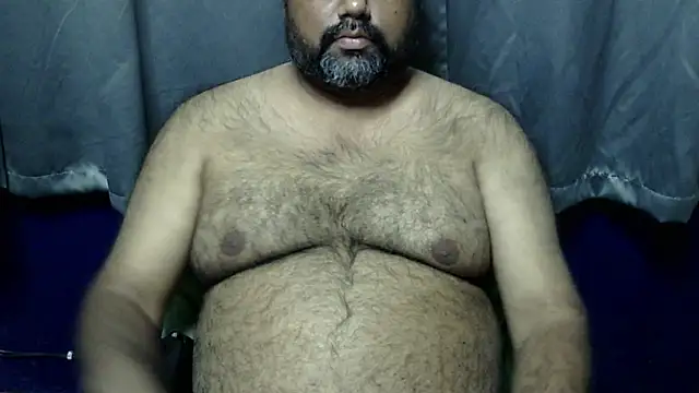 Snapshot of hairysubcub_70 chatting on December 28, 3:48 pm hairysubcub 70 online show from December 28, 3:48 pm
