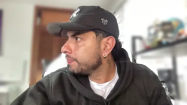 dereck fiore online show from April 17, 9:28 pm