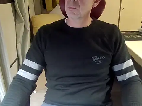 mariohurt101 online show from October 30, 9:27 pm