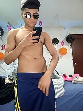 pinedasex777 online show from October 13, 6:25 pm