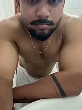 Rajbir0071 online show from October 9, 8:25 pm