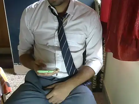 aloneboy1996 online show from October 11, 7:34 am