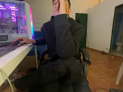 Max TheHorseDick online show from March 20, 7:23 am