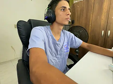 Max TheHorseDick online show from February 1, 4:46 am