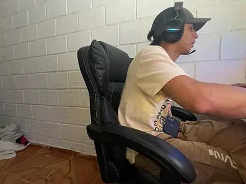 Max TheHorseDick online show from January 12, 3:21 am