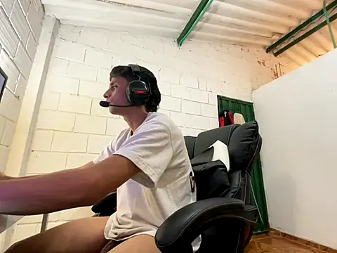 Max TheHorseDick online show from September 17, 3:51 am