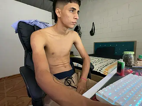 Max TheHorseDick online show from February 24, 3:55 am