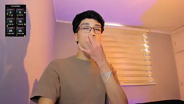 tom Howard online show from October 14, 6:15 pm