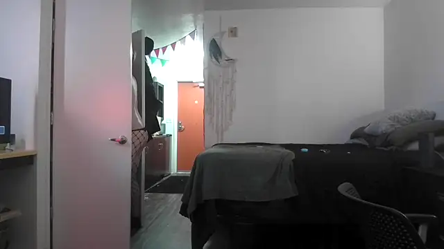 Snapshot of SilasRed chatting on January 30, 8:21 pm SilasRed online show from January 30, 8:21 pm