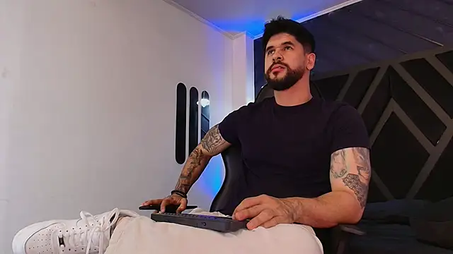 Petesevans online show from April 2, 11:23 pm