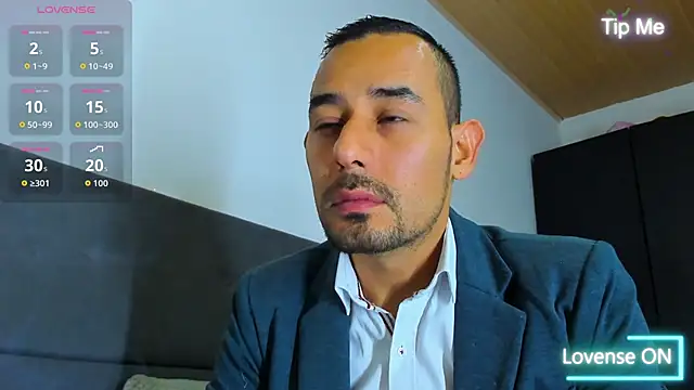 jhonyalzate2 online show from October 12, 11:32 pm