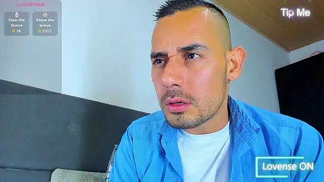 jhonyalzate2 online show from September 29, 4:44 am