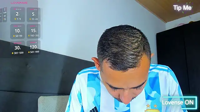 jhonyalzate2 online show from September 15, 12:02 am