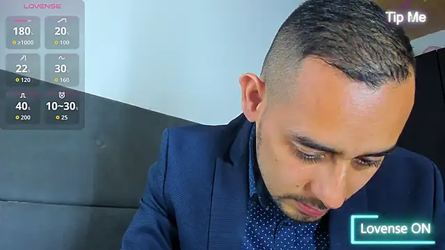 jhonyalzate2 online show from October 2, 1:20 am