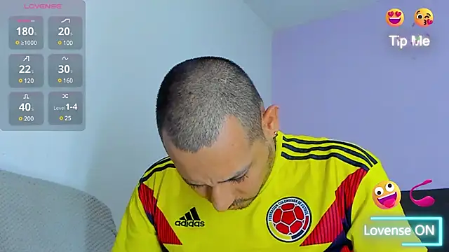 jhonyalzate2 online show from December 9, 1:18 am