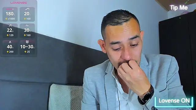 jhonyalzate2 online show from September 13, 3:51 am