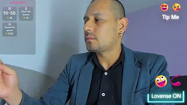 jhonyalzate2 online show from December 7, 1:58 am