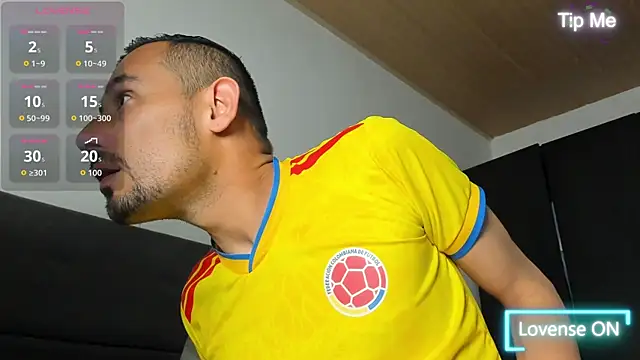 jhonyalzate2 online show from July 4, 11:41 pm