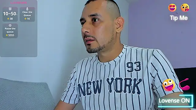 jhonyalzate2 online show from January 15, 1:12 am