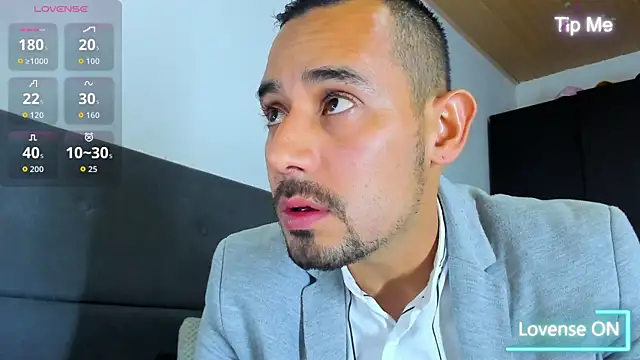 jhonyalzate2 online show from September 18, 2:46 am