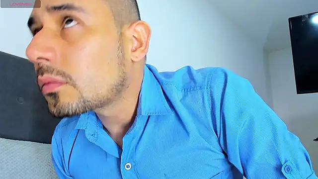 jhonyalzate2 online show from March 4, 11:22 pm