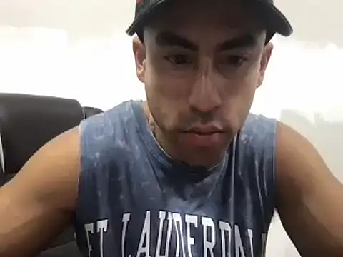 BigGuyMuscle online show from December 9, 10:26 pm