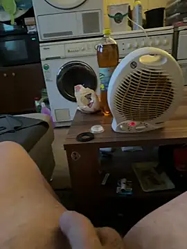 MatThiAs2806 online show from February 15, 6:30 am