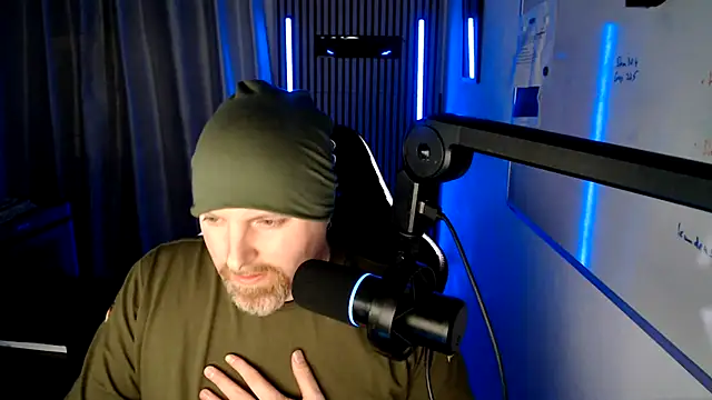 DerPornoPete online show from May 6, 10:54 pm