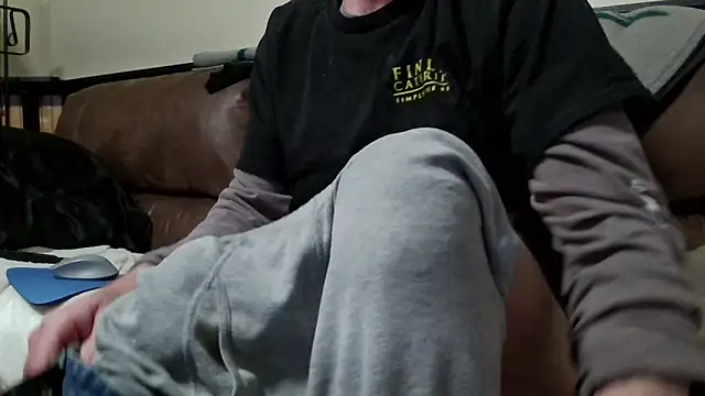 Snapshot of dickgozinyah chatting on March 13, 7:06 pm dickgozinyah online show from March 13, 7:06 pm