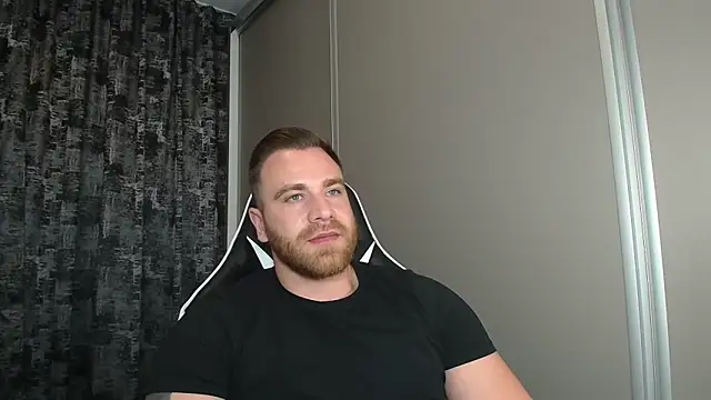 Thori92 online show from October 28, 8:33 pm