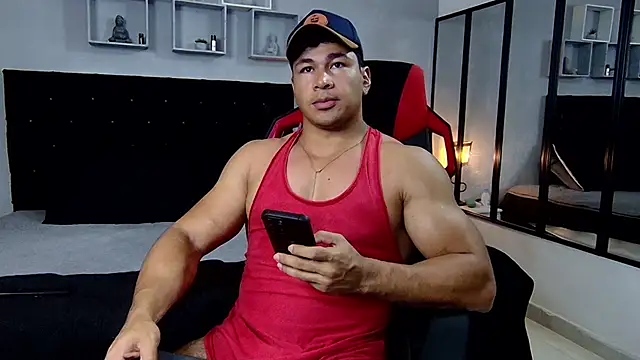 Snapshot of tyler_hank01 chatting on January 27, 11:22 pm tyler hank01 online show from January 27, 11:22 pm