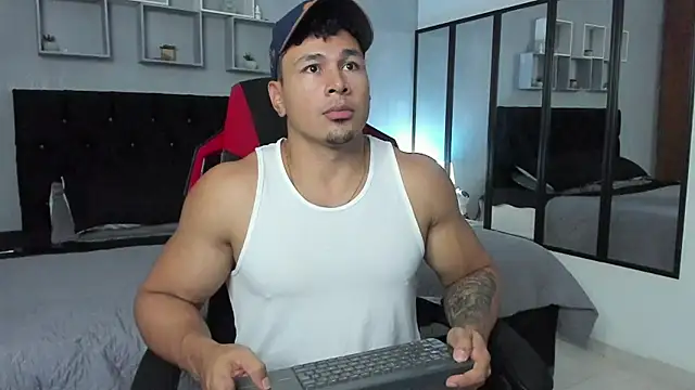 tyler hank01 online show from October 13, 6:03 pm