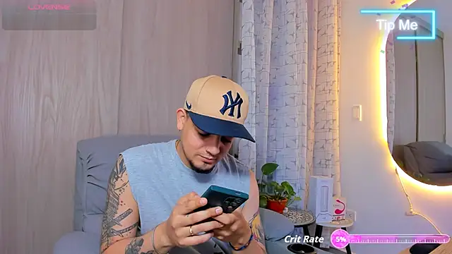 alejandro calderon1 online show from October 11, 3:10 am