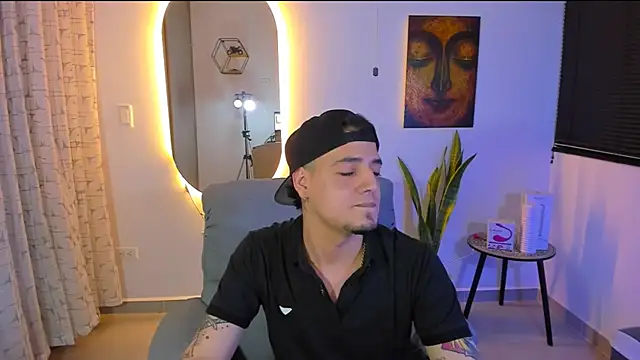 alejandro calderon1 online show from March 12, 6:10 am