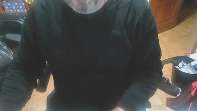 mikeyhotbear online show from December 3, 6:13 am