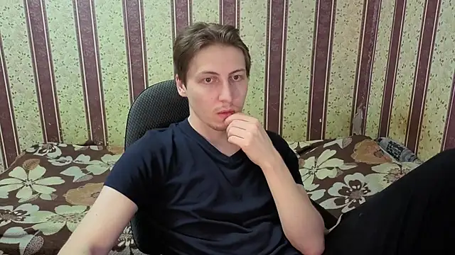 darienlarge online show from December 20, 12:45 pm