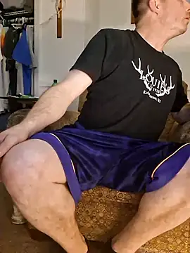 curiouscock38 online show from December 19, 10:50 pm