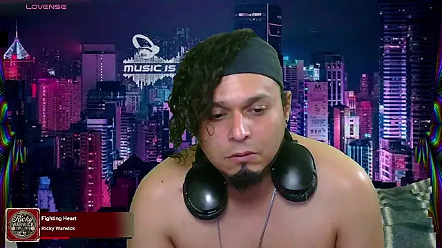 Snapshot of chino_roz chatting on February 22, 12:16 am chino roz online show from February 22, 12:16 am