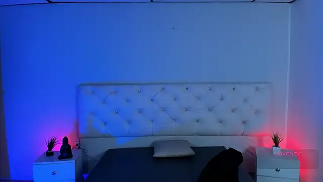 Aron cruz online show from November 25, 1:24 pm