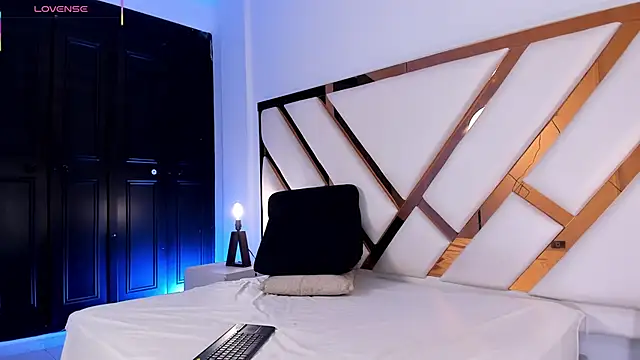 Aron cruz online show from March 17, 1:13 pm