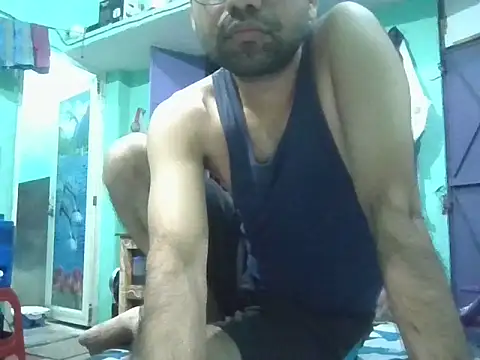 Desiboi4u online show from November 5, 4:20 pm