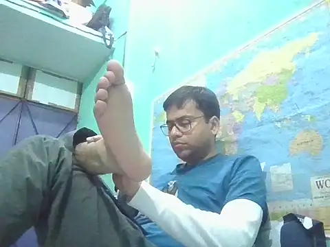 Desiboi4u online show from November 17, 2:53 pm