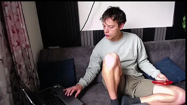 Santiago kiler online show from October 18, 2:00 pm