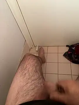 Snapshot of hairysmallcockguy chatting on December 9, 5:18 am hairysmallcockguy online show from December 9, 5:18 am