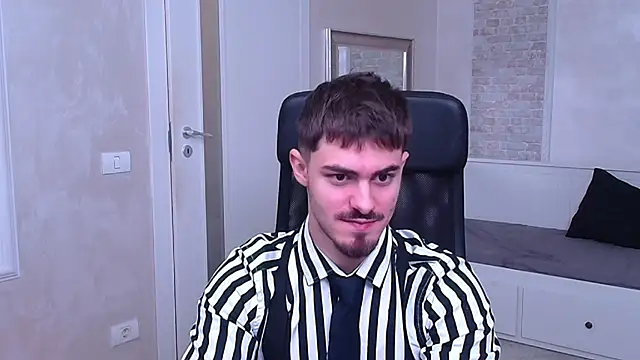 Snapshot of WilsonJules chatting on January 6, 4:13 pm WilsonJules online show from January 6, 4:13 pm
