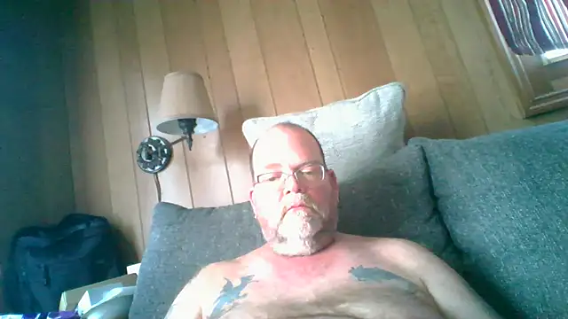 Snapshot of mrwizard4570 chatting on February 12, 5:26 pm mrwizard4570 online show from February 12, 5:26 pm