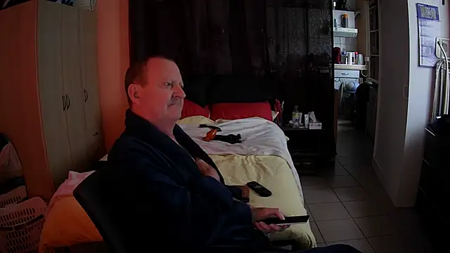 passifsoumis1963 online show from November 20, 10:03 am