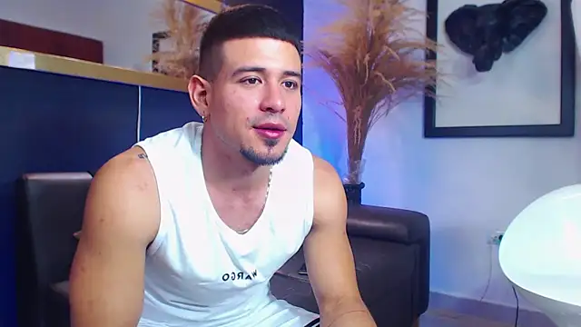 Snapshot of Markboyl chatting on September 15, 3:24 pm Markboyl online show from September 15, 3:24 pm