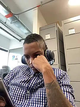 morris22z online show from March 5, 6:26 pm