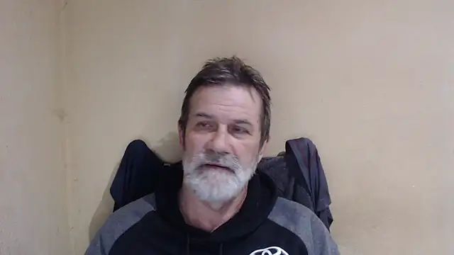 Snapshot of AlexNudo chatting on October 6, 7:46 am AlexNudo online show from October 6, 7:46 am